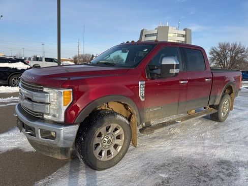 Used 2017 Ford F250 Lariat image 2