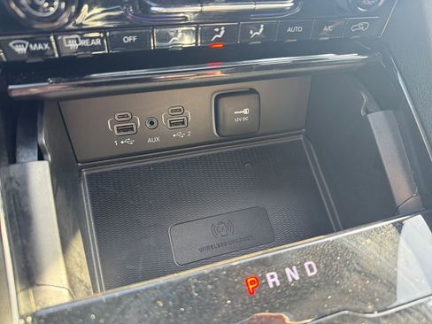 Used 2023 Jeep Grand Cherokee L Limited w/ Luxury Tech Group II AWD/4WD image 24