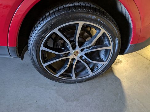 Used 2023 Porsche Cayenne image 15