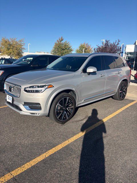 Used 2024 Volvo XC90 B5 Plus w/ Protection Package Premier AWD/4WD image 1