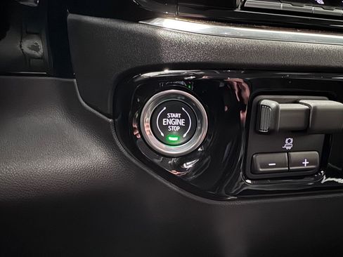 Certified 2024 Chevrolet Silverado 2500 LT image 23