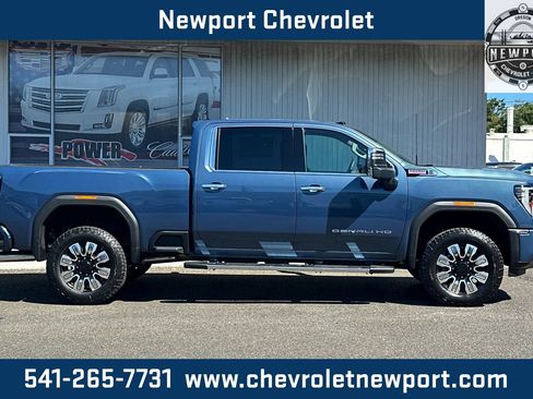 New 2025 GMC Sierra 3500 Denali w/ Technology Package image 3