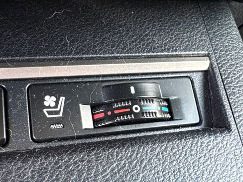 Used 2015 Lexus ES 350 w/ Luxury Package image 28