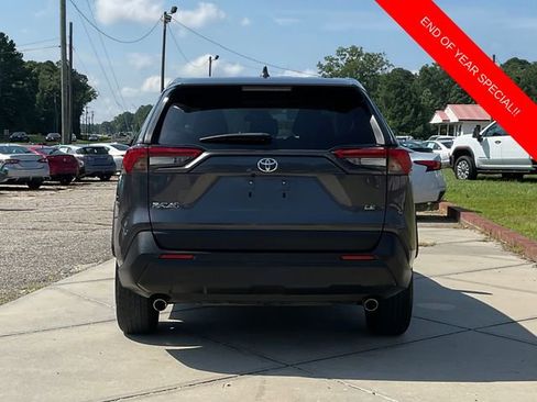 Used 2022 Toyota RAV4 LE image 6