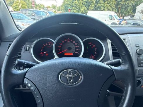 Used 2010 Toyota Tacoma 4x4 Access Cab V6 image 21
