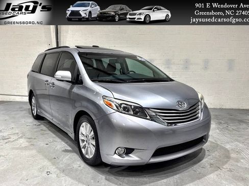 Used 2017 Toyota Sienna Limited FWD image 1