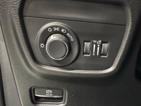 Used 2023 Jeep Grand Cherokee Altitude AWD/4WD image 24