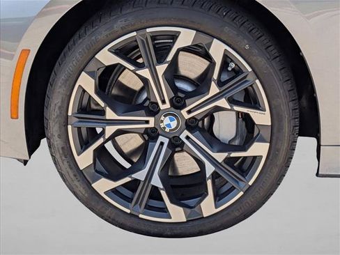 Certified 2025 BMW 330i Sedan w/ Premium Package RWD image 25