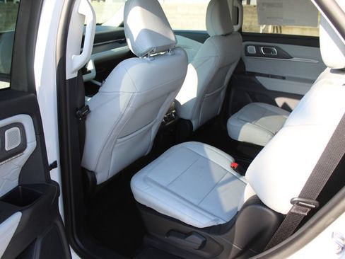 New 2026 Ford Explorer Platinum w/ LUX Leather Package AWD/4WD image 19