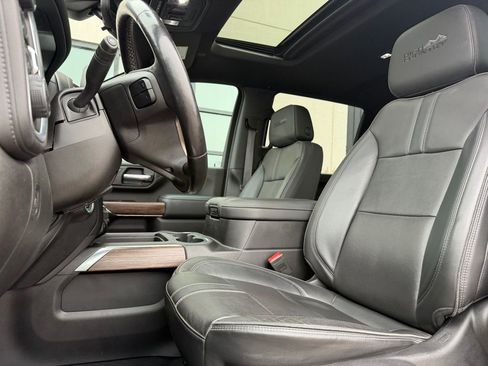 Used 2022 Chevrolet Silverado 2500 High Country w/ Z71 Off-Road Package image 6