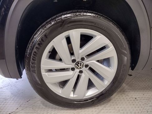 Certified 2022 Volkswagen Atlas Cross Sport SE image 6