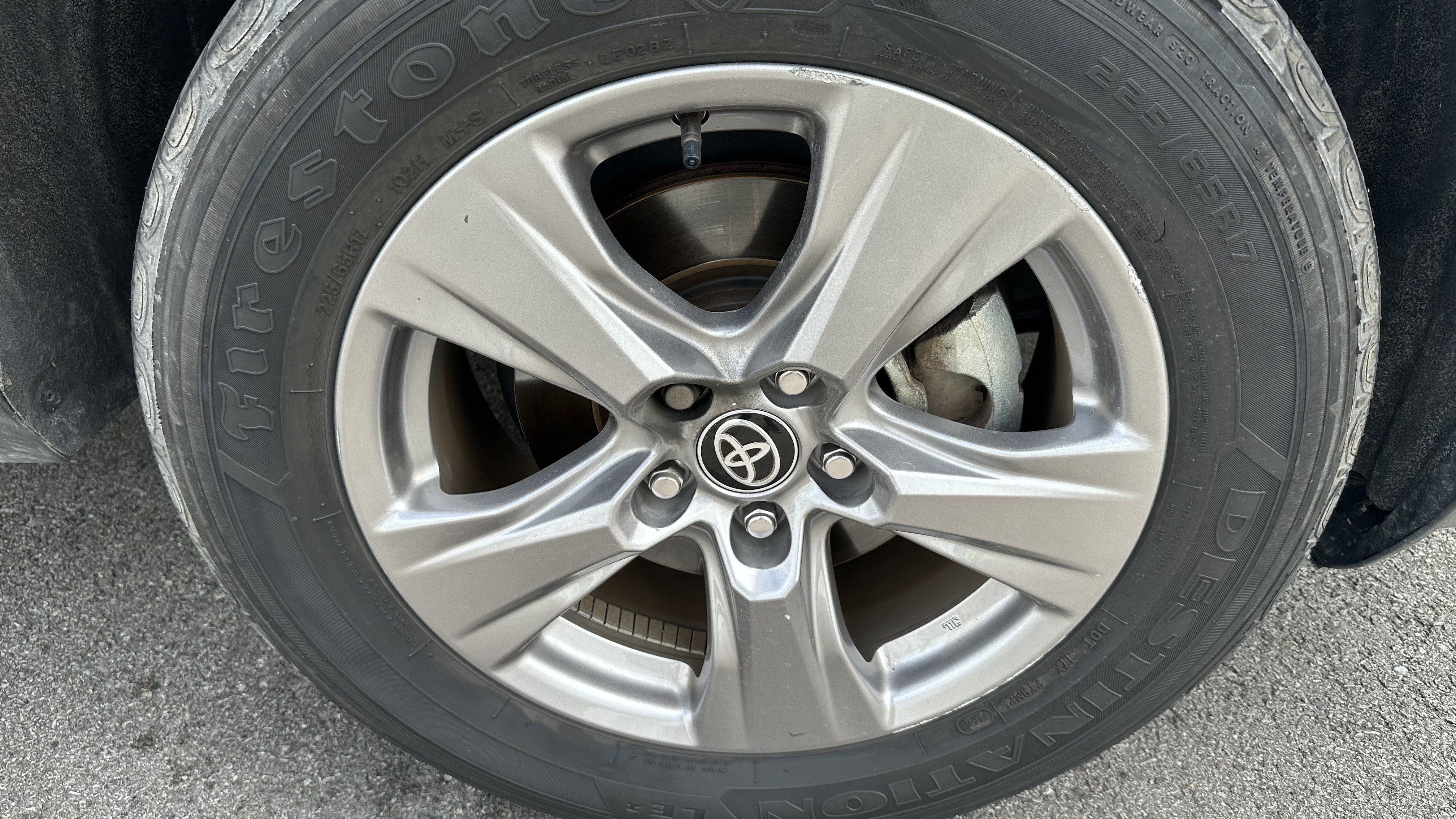 Used 2025 Toyota RAV4 XLE AWD/4WD image 15