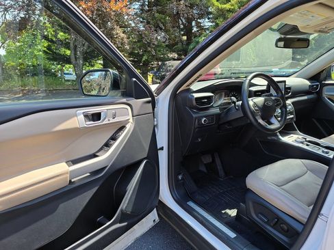 Used 2021 Ford Explorer Limited AWD/4WD image 7