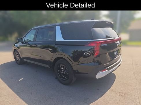 Certified 2026 Kia Carnival FWD image 3