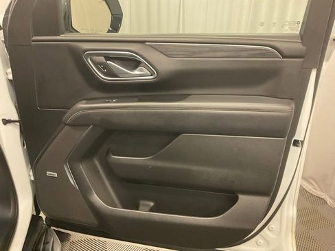 Used 2024 GMC Yukon XL SLT image 31