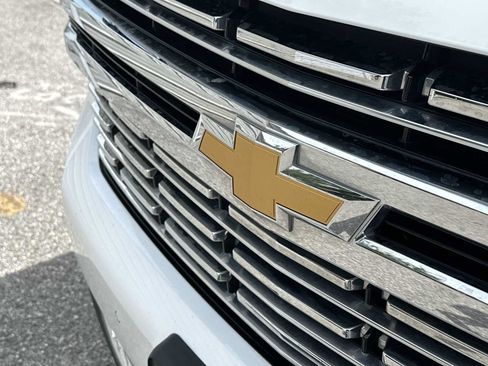Used 2023 Chevrolet Suburban Premier AWD/4WD image 10