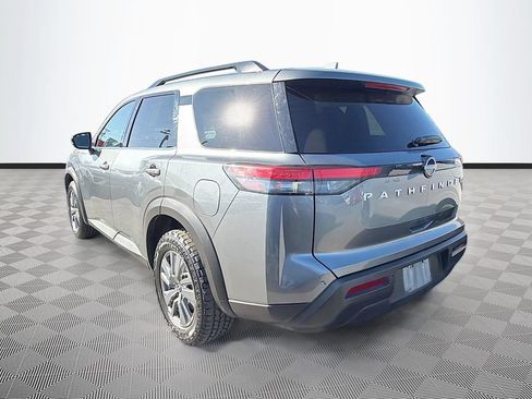 Used 2025 Nissan Pathfinder SV FWD image 5