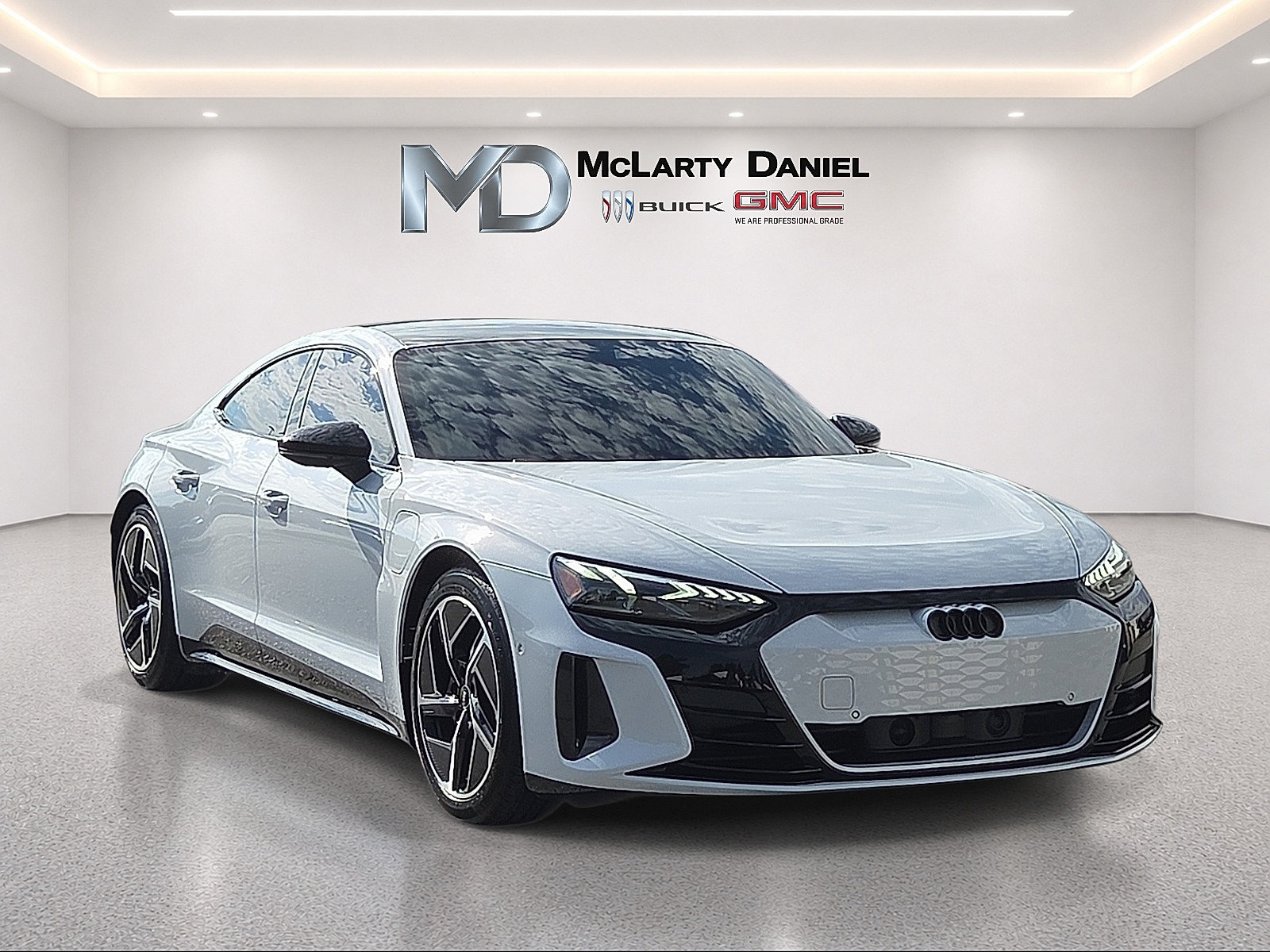 Used 2023 Audi RS e-tron GT w/ Carbon Performance Package AWD/4WD image 1