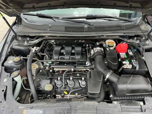 Used 2016 Ford Taurus SE FWD image 25