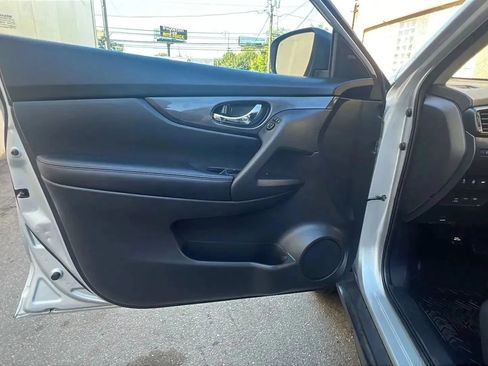 Used 2019 Nissan Rogue SV AWD/4WD image 22