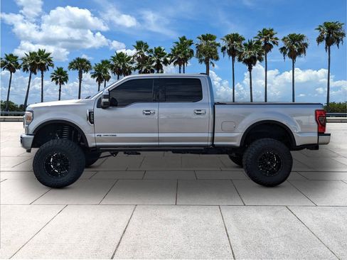 Used 2021 Ford F250 Platinum w/ FX4 Off-Road Package image 4