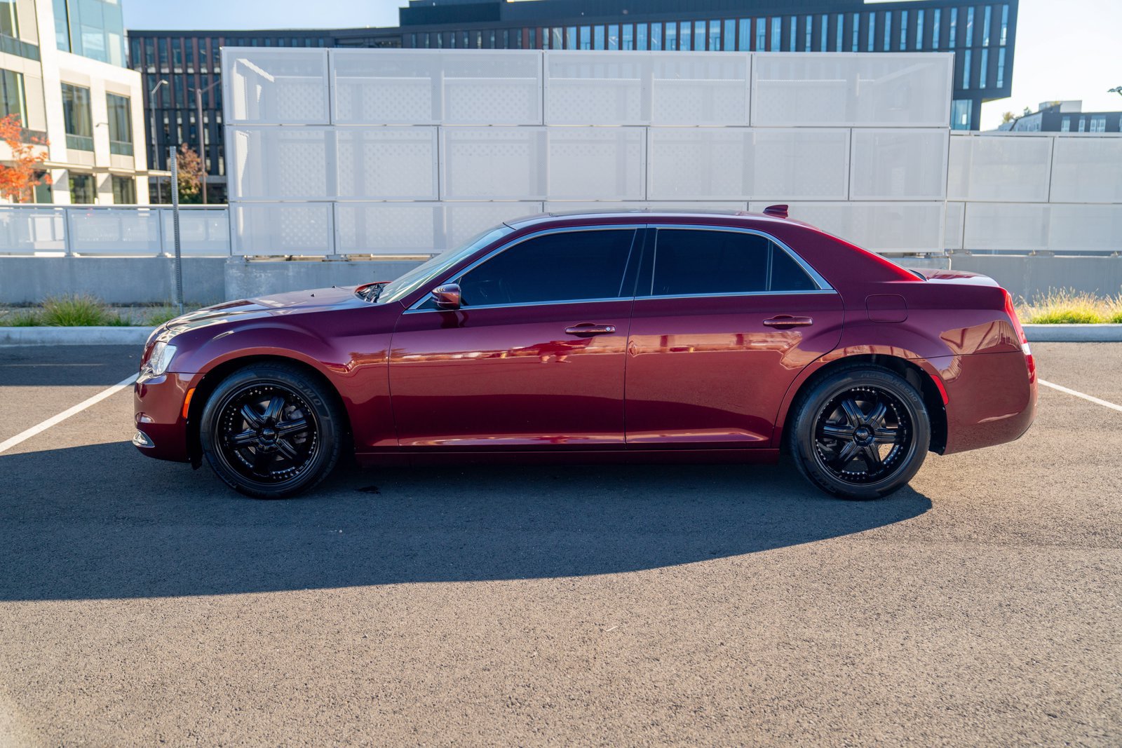 Used 2018 Chrysler 300 Touring L RWD image 2