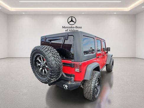 Used 2014 Jeep Wrangler Unlimited Rubicon w/ Connectivity Group AWD/4WD image 7