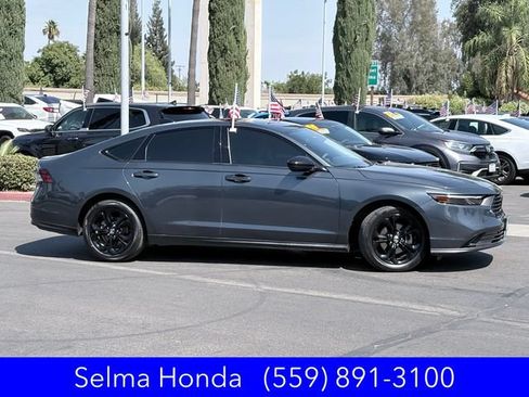 Certified 2025 Honda Accord SE image 4