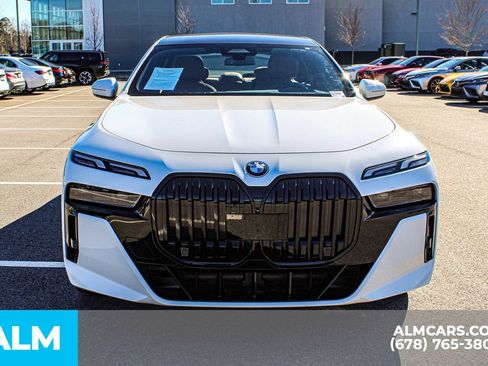 Used 2023 BMW 740i w/ Parking Assistance Package image 10