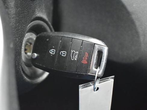 Used 2019 Kia Sorento LX image 22