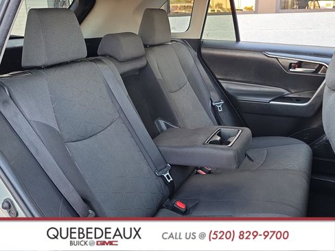 Used 2021 Toyota RAV4 XLE w/ Convenience Package FWD image 27