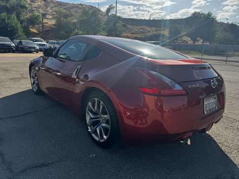 Used 2013 Nissan 370Z Coupe RWD image 6