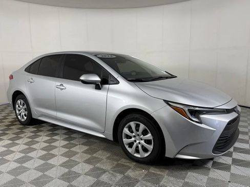 Used 2024 Toyota Corolla LE FWD image 14
