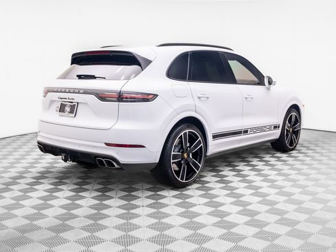 Certified 2023 Porsche Cayenne Turbo AWD/4WD image 8