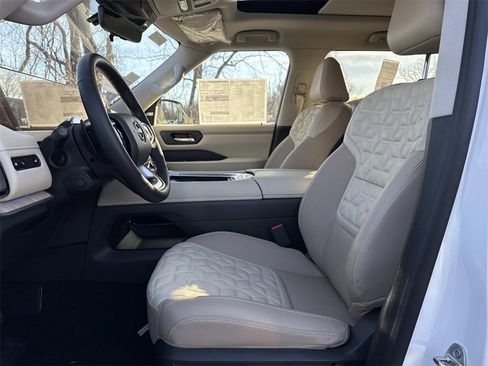 New 2026 Nissan Armada Platinum image 11