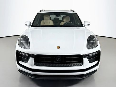 Certified 2026 Porsche Macan AWD/4WD image 6