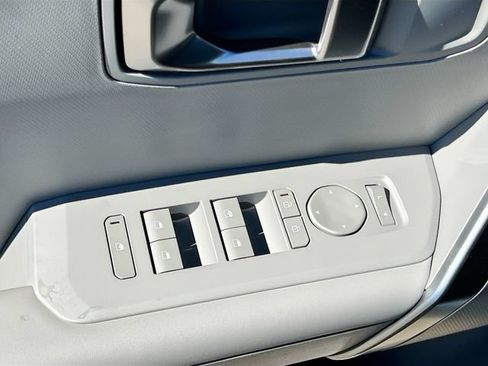 New 2027 Kia Seltos S FWD image 17