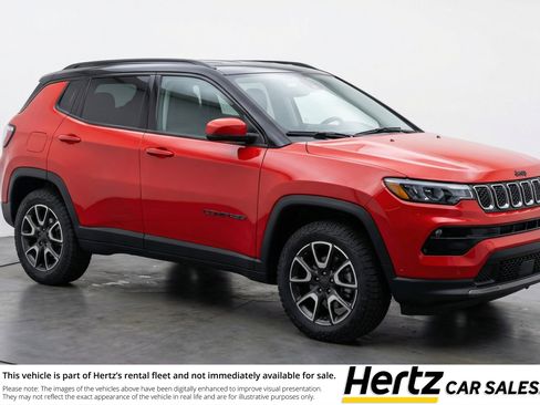 Used 2025 Jeep Compass Trailhawk AWD/4WD image 1