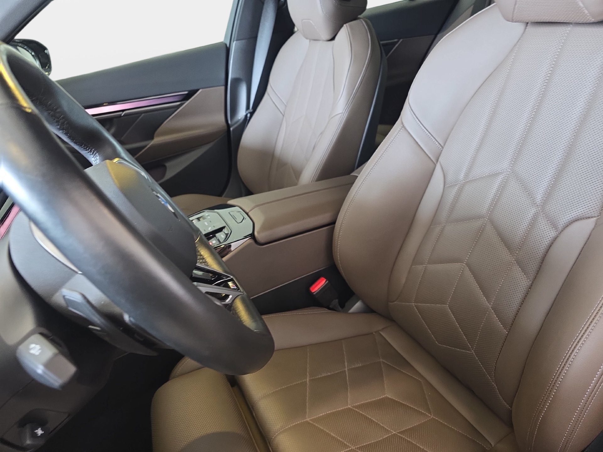 Used 2024 BMW 540i xDrive w/ Premium Package AWD/4WD image 15