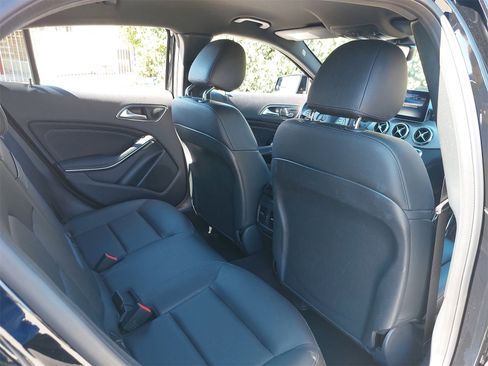 Used 2019 Mercedes-Benz GLA 250 4MATIC image 11