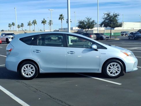 Used 2012 Toyota Prius V Five image 7