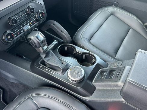 New 2025 Ford Bronco Outer Banks w/ Sasquatch Package image 9