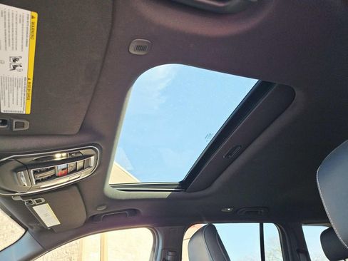 Used 2023 Jeep Grand Cherokee Altitude image 9