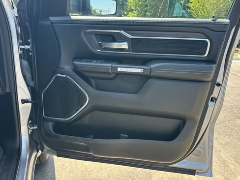 Used 2025 RAM 1500 Laramie AWD/4WD image 15