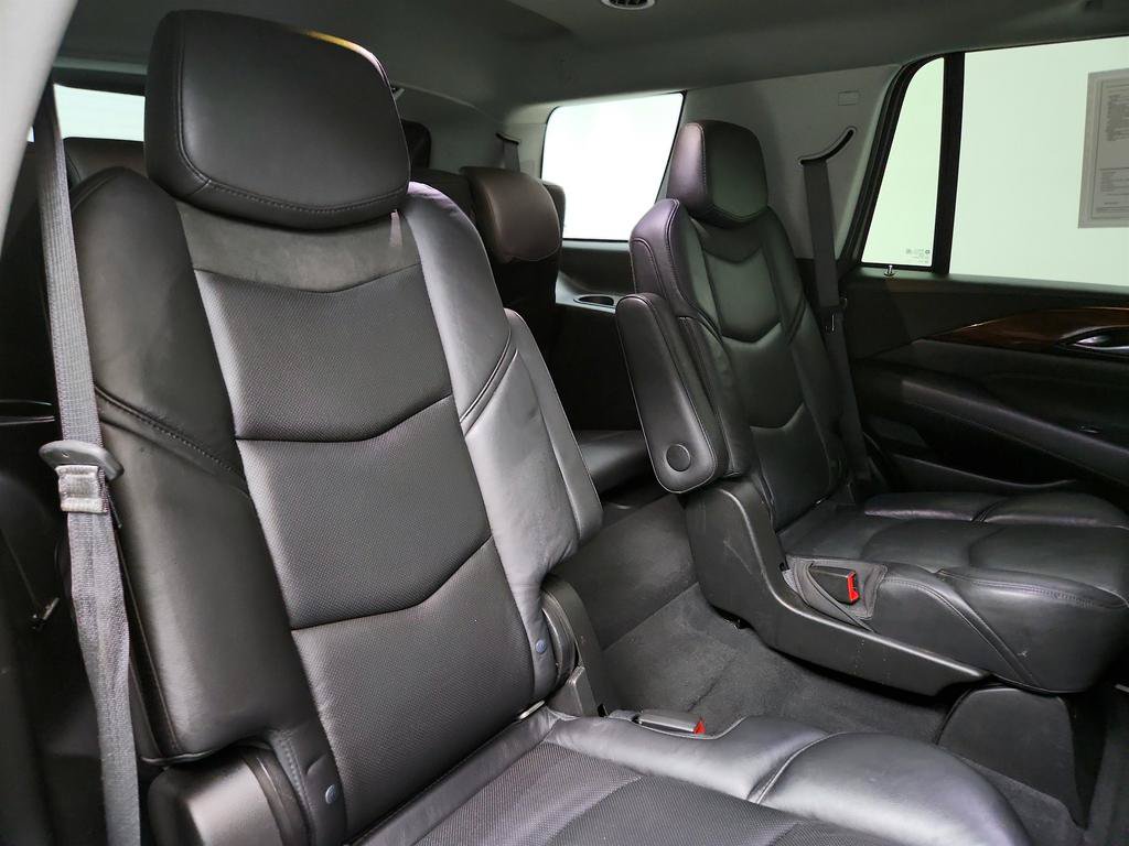 Used 2019 Cadillac Escalade Luxury AWD/4WD image 27