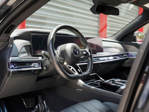 Used 2023 BMW 740i RWD image 14
