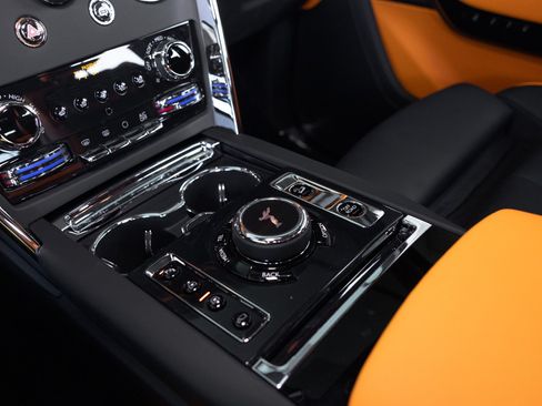 Used 2026 Rolls-Royce Cullinan AWD/4WD image 40
