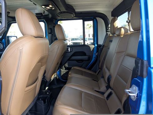 Used 2021 Jeep Gladiator Overland w/ Popular Equipment Package image 14