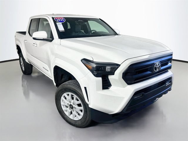Used 2025 Toyota Tacoma SR5 AWD/4WD image 2
