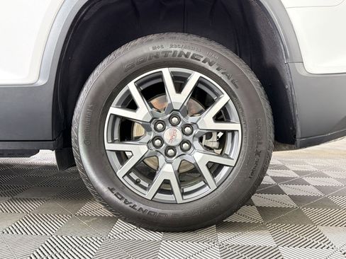 Used 2023 GMC Acadia SLT w/ Technology Package FWD image 11